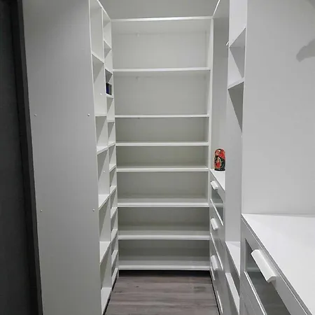 La Leon Pisicne Privee Et Patio Interieur * Laveyron